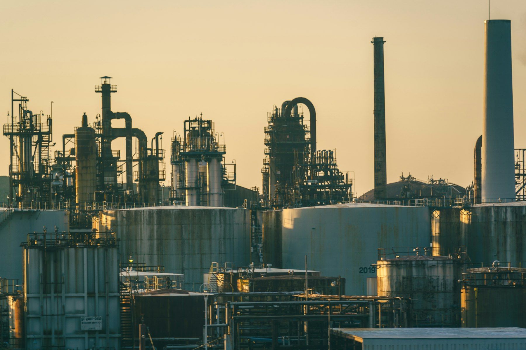 Oil storage terminal